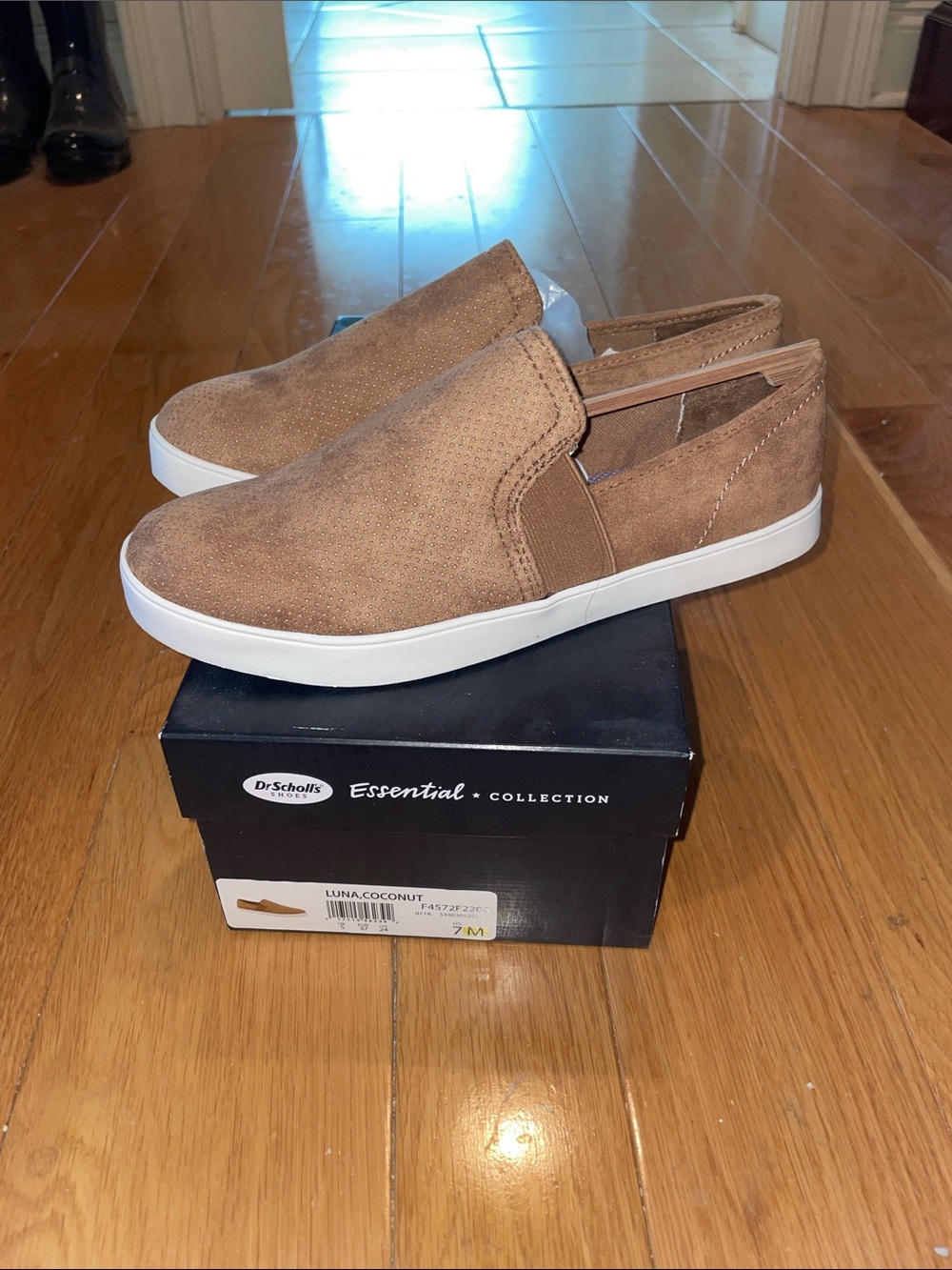 Dr. Scholl's Women’s Luna Coconut Tan Slip-On Casual Sneakers 7